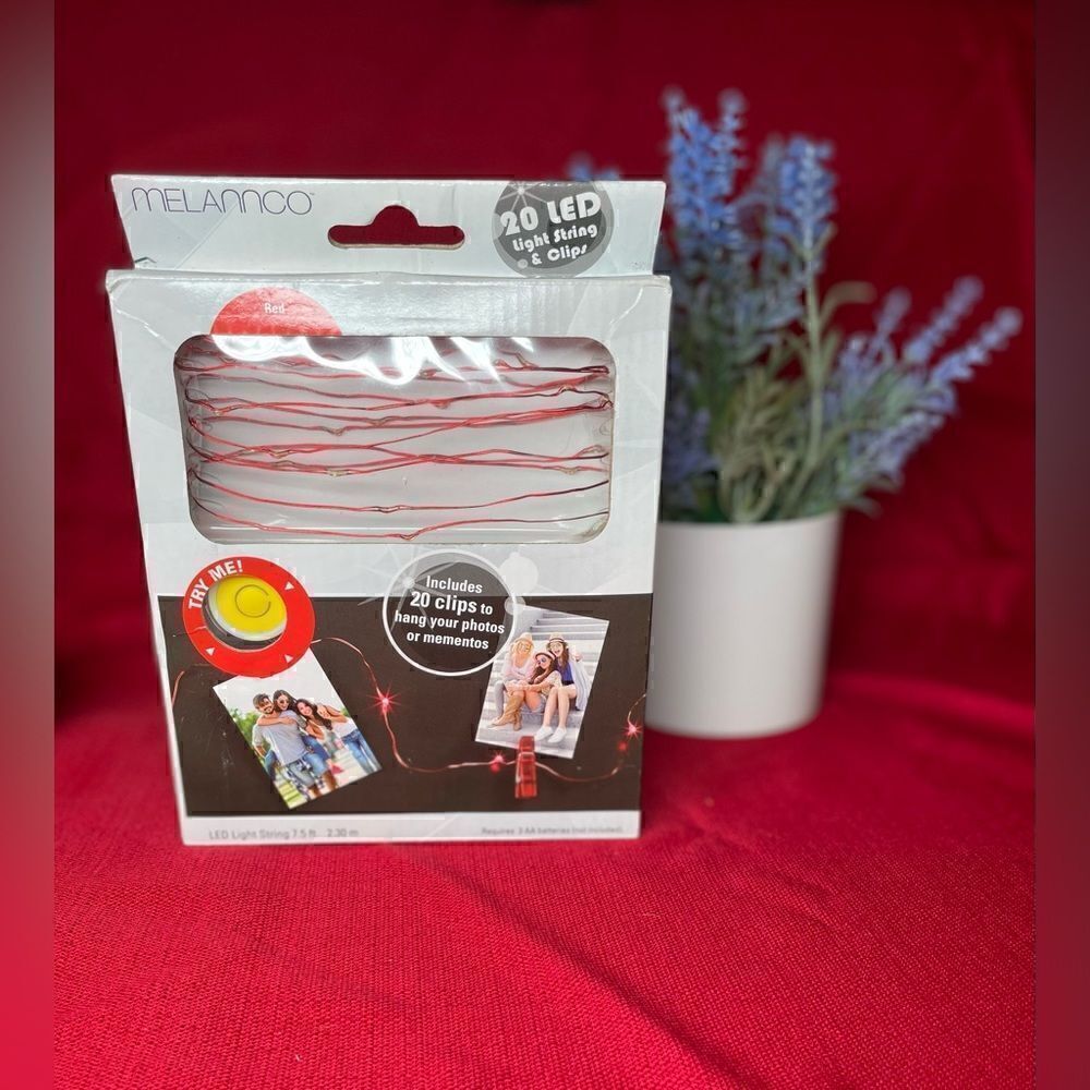 20 NEW! Red LED Light Strand & 20 Red Clips - 90” Strand Mellannco